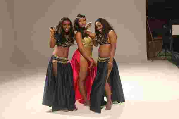 Yemi Alade - Taking Over Me [Video Shoot] (4)